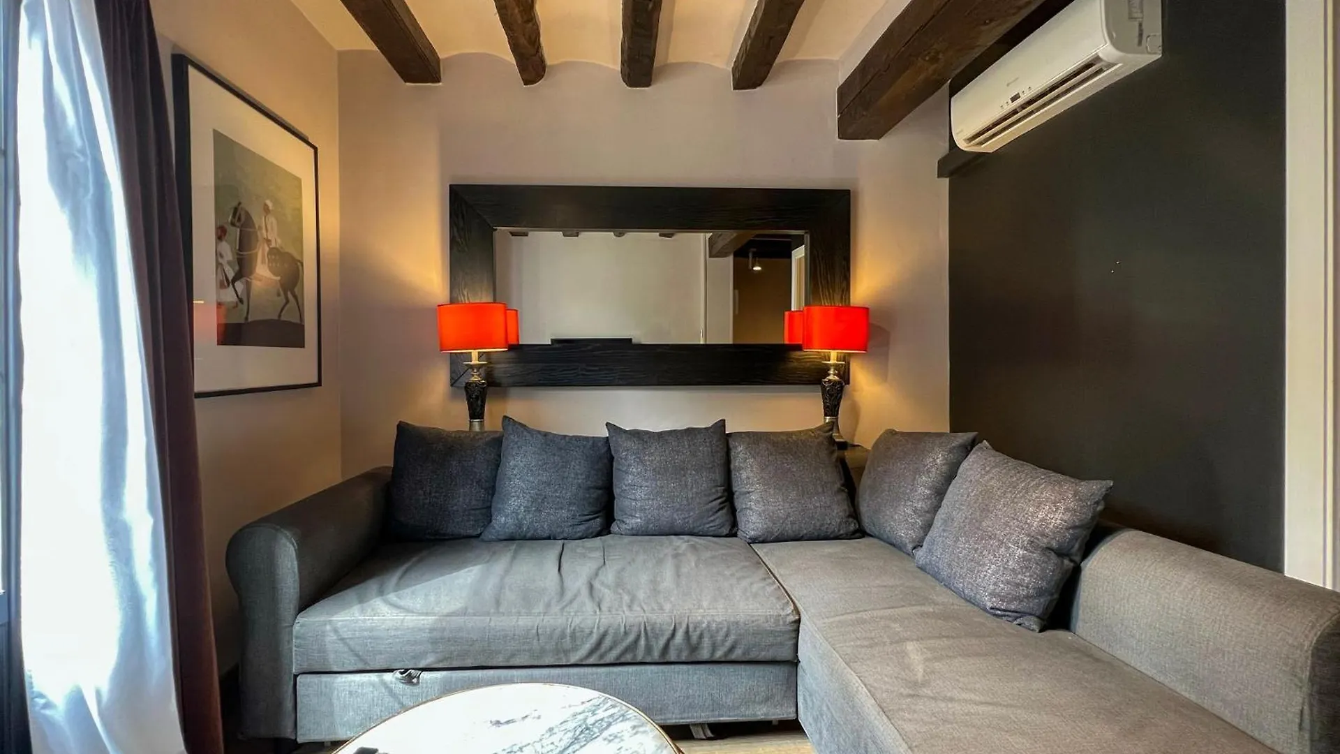 Stay U-Nique Apartments Est Barcelona 0*,