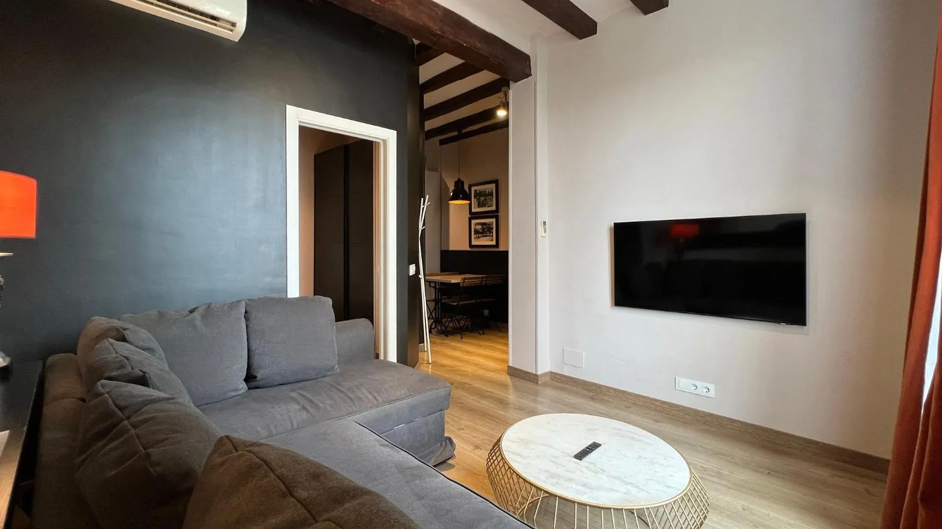Stay U-Nique Apartments Est Barcelona
